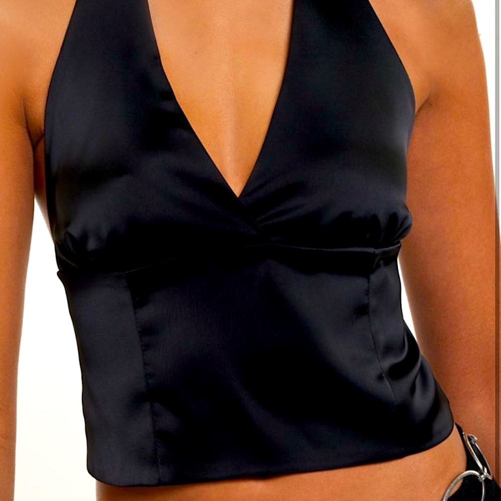 Silence + Noise Erika Satin Halter Top Black 
Size: SMALL
NWT